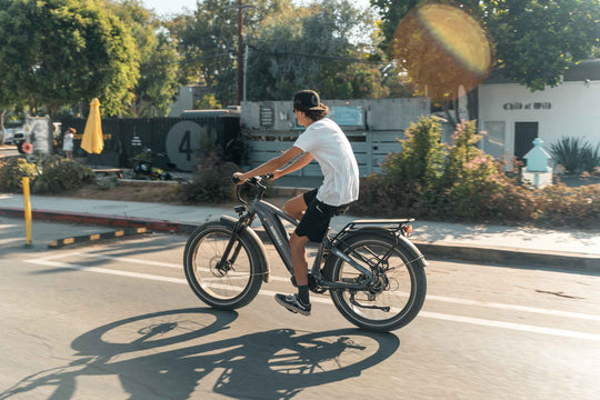Hitzschlag beim Fahrradfahren im Sommer vermeiden: Tipps für sicheres und kühles Radfahren