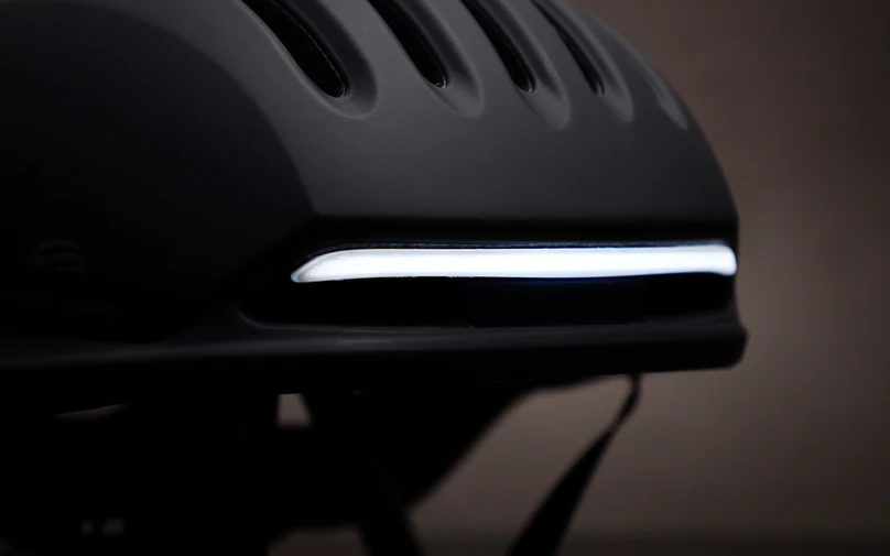 Smarter Helm für Erwachsene