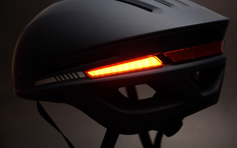 Smarter Helm für Erwachsene