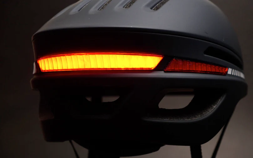 Smarter Helm für Erwachsene