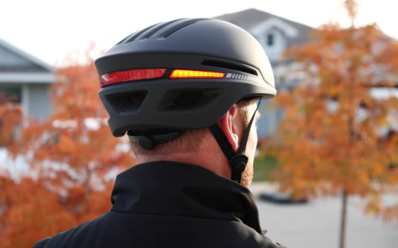 Smarter Helm für Erwachsene