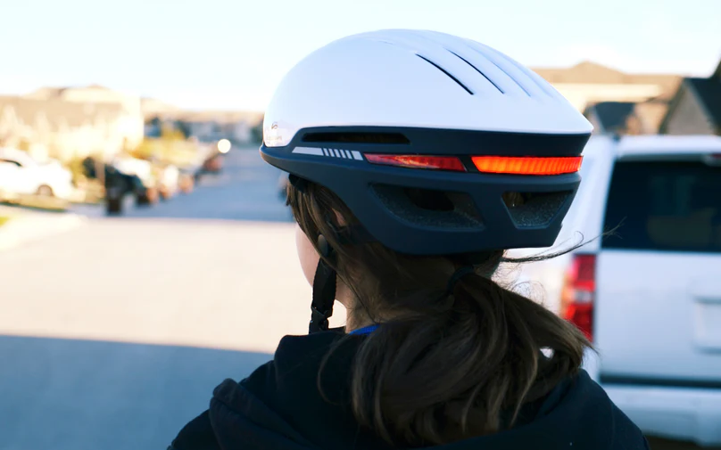 Smarter Helm für Erwachsene
