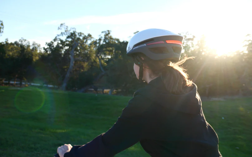 Smarter Helm für Erwachsene
